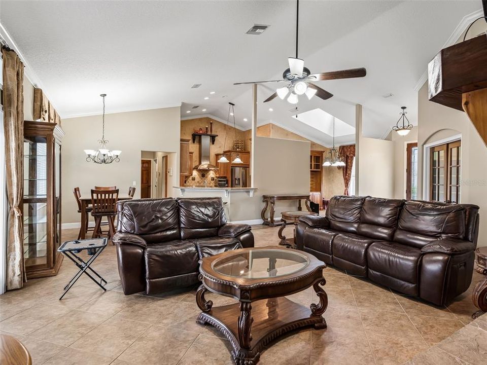 For Sale: $1,000,000 (3 beds, 3 baths, 3956 Square Feet)
