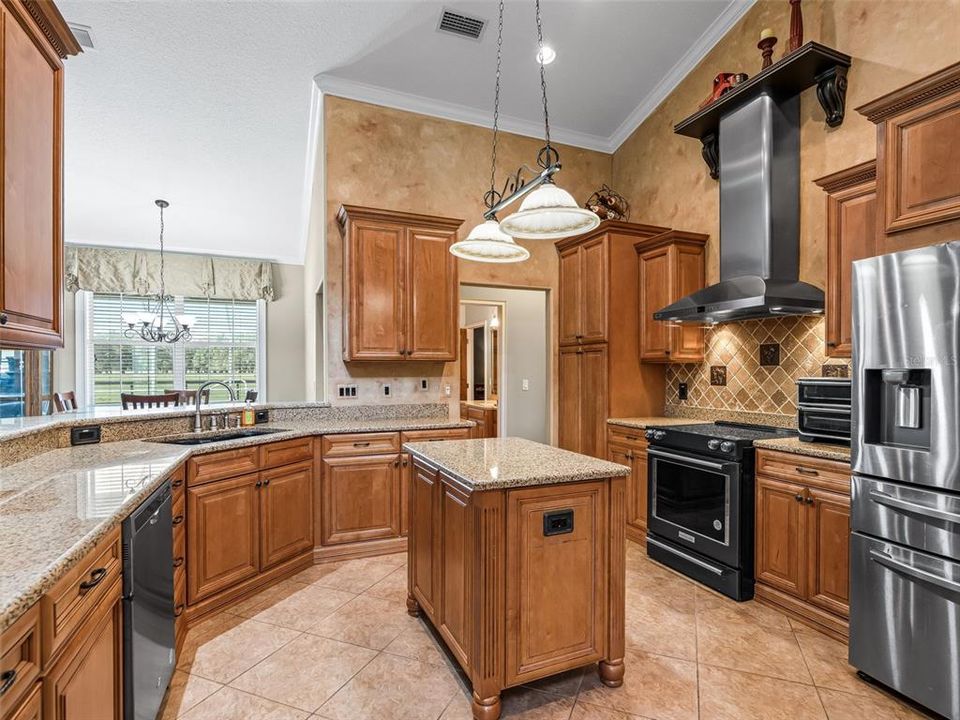For Sale: $1,000,000 (3 beds, 3 baths, 3956 Square Feet)
