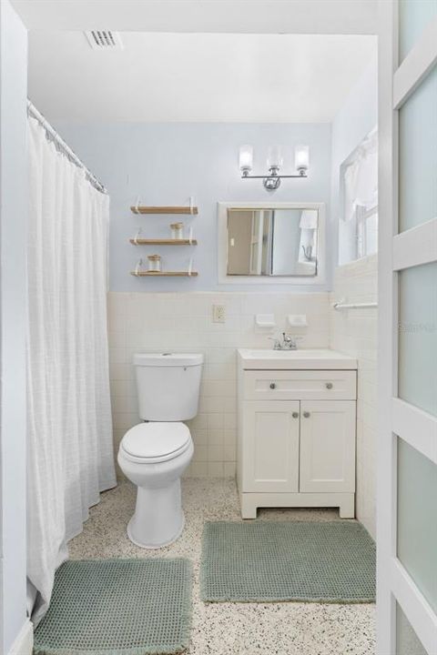 For Sale: $349,900 (5 beds, 3 baths, 1795 Square Feet)