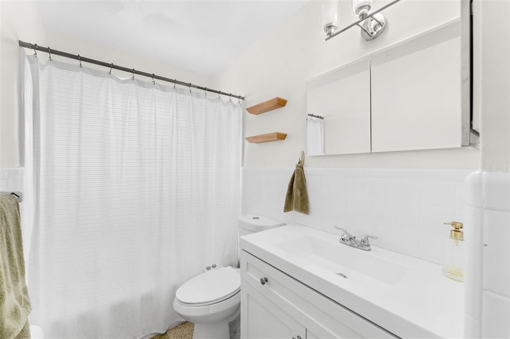 For Sale: $349,900 (5 beds, 3 baths, 1795 Square Feet)