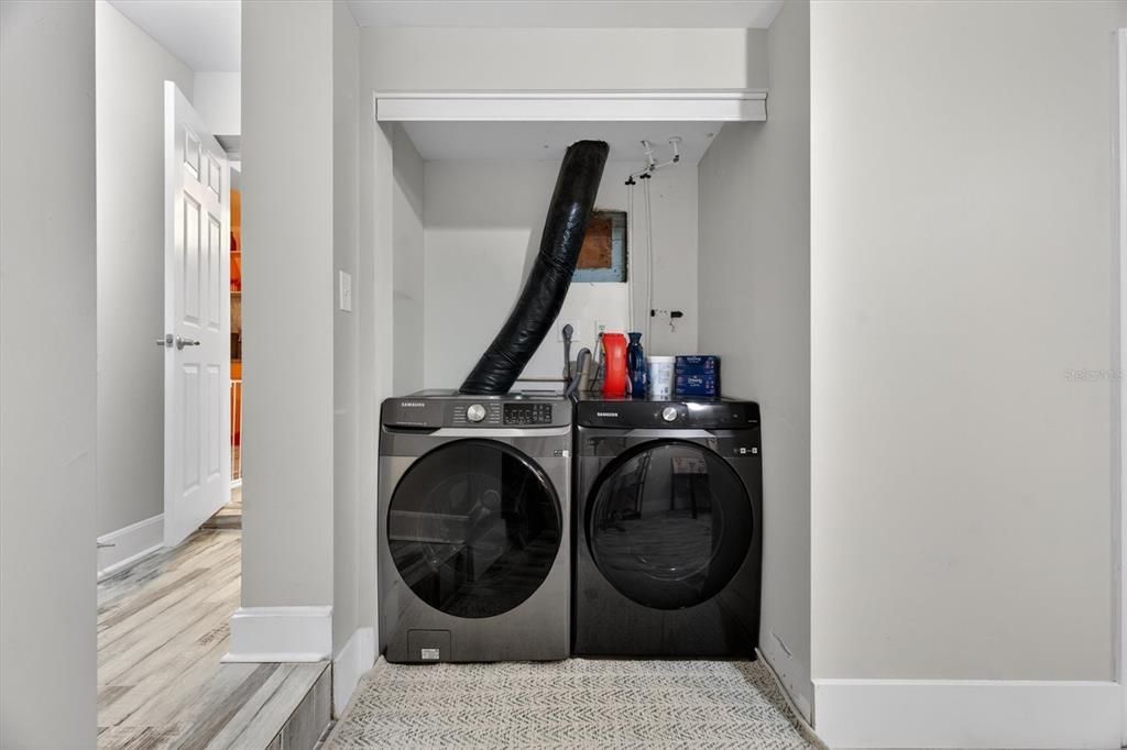 For Sale: $535,000 (4 beds, 2 baths, 1739 Square Feet)