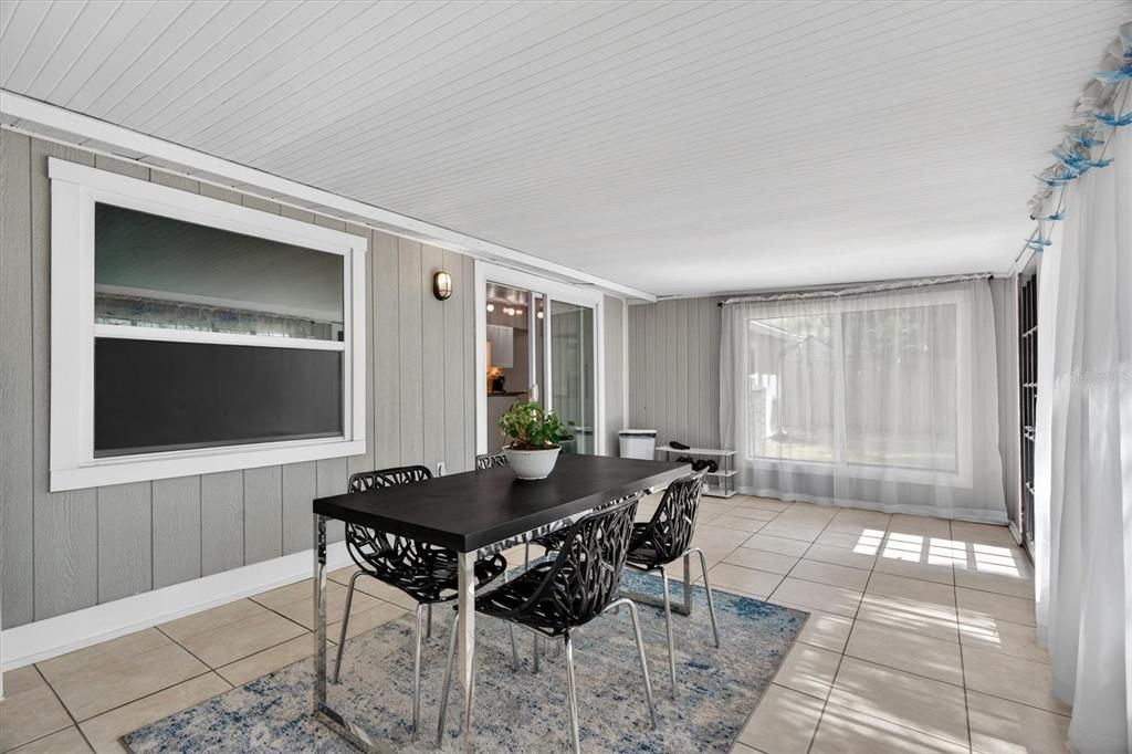 For Sale: $535,000 (4 beds, 2 baths, 1739 Square Feet)