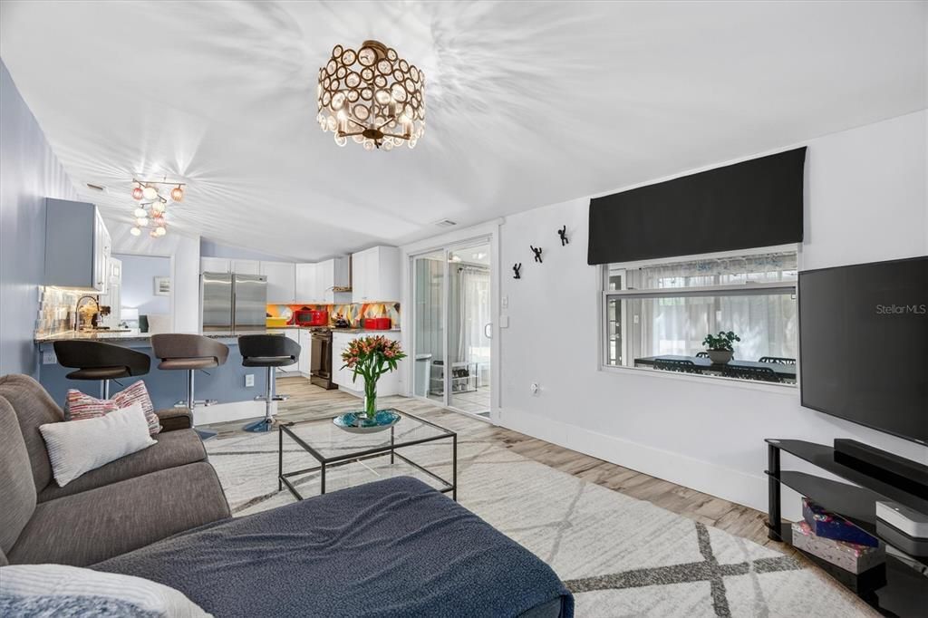 For Sale: $535,000 (4 beds, 2 baths, 1739 Square Feet)