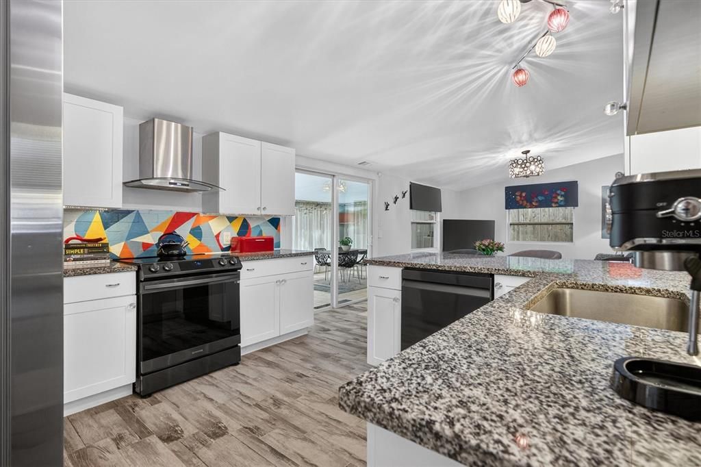 For Sale: $535,000 (4 beds, 2 baths, 1739 Square Feet)