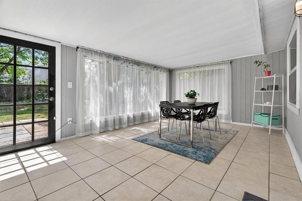 For Sale: $535,000 (4 beds, 2 baths, 1739 Square Feet)