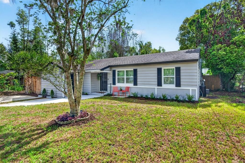For Sale: $535,000 (4 beds, 2 baths, 1739 Square Feet)
