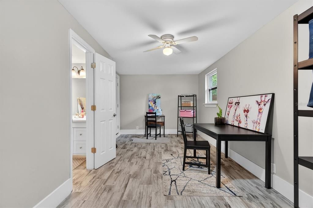 For Sale: $535,000 (4 beds, 2 baths, 1739 Square Feet)