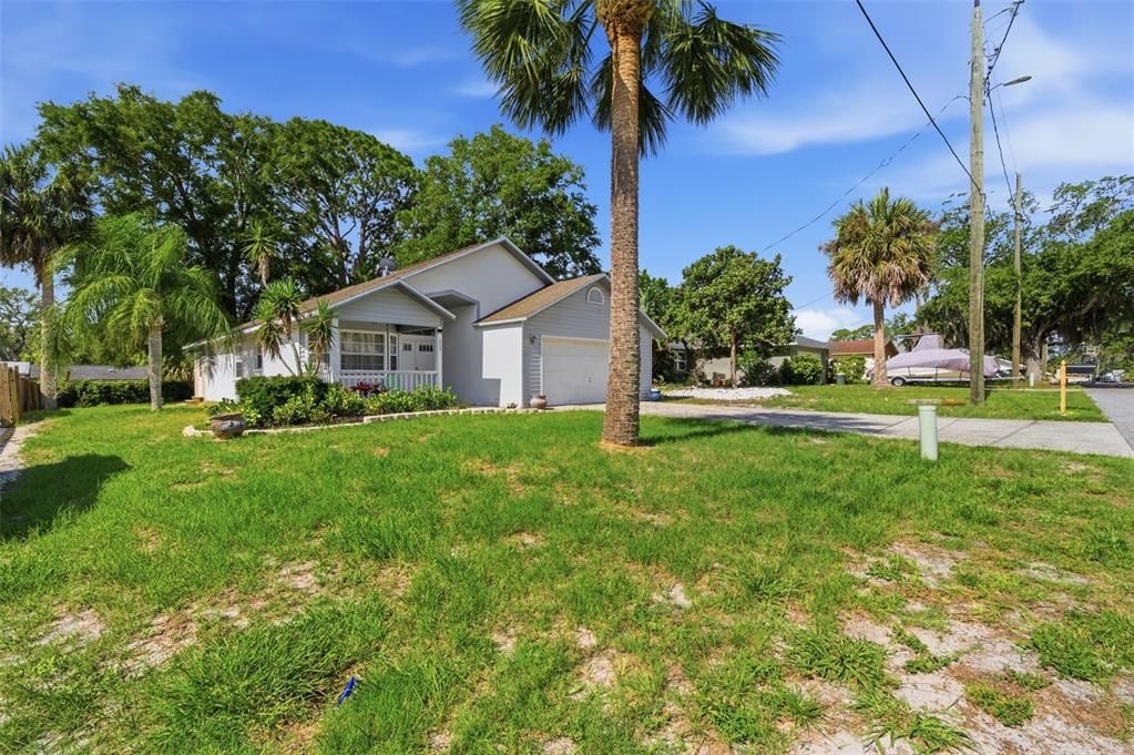 For Sale: $339,999 (3 beds, 2 baths, 1423 Square Feet)