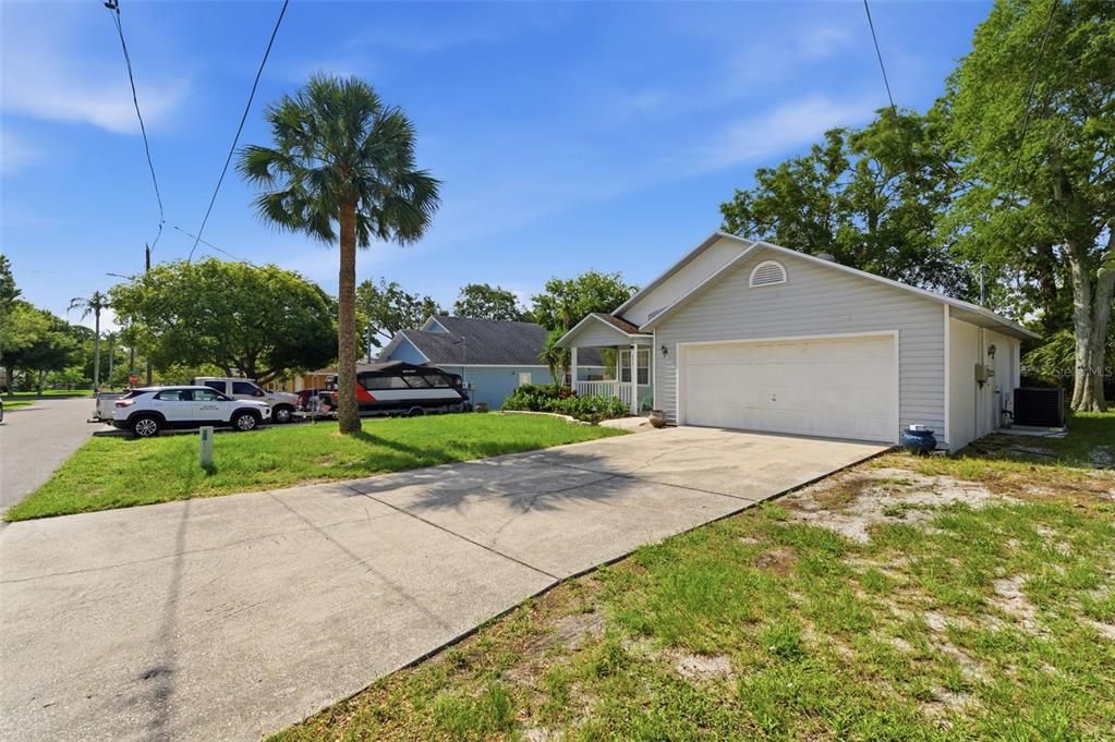 For Sale: $339,999 (3 beds, 2 baths, 1423 Square Feet)