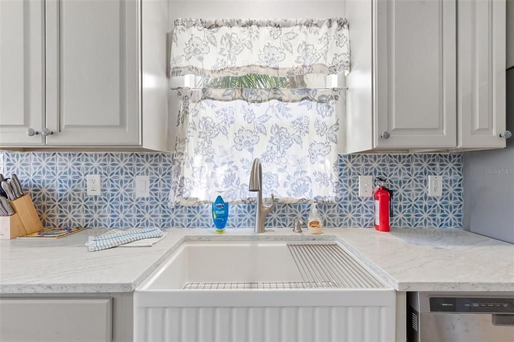 For Sale: $339,999 (3 beds, 2 baths, 1423 Square Feet)