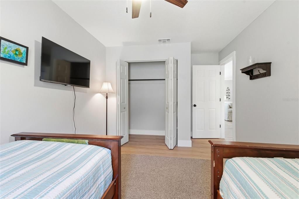 For Sale: $339,999 (3 beds, 2 baths, 1423 Square Feet)