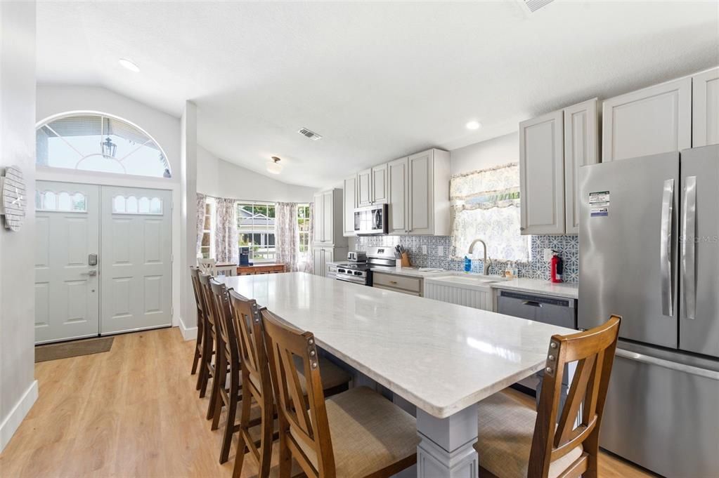 For Sale: $339,999 (3 beds, 2 baths, 1423 Square Feet)