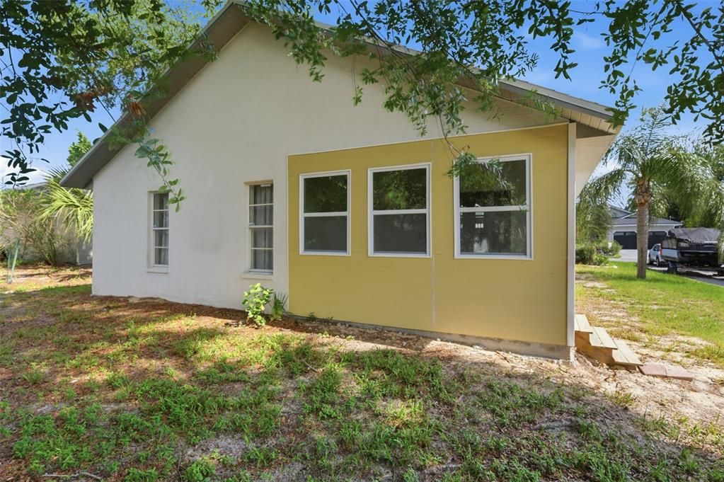 For Sale: $339,999 (3 beds, 2 baths, 1423 Square Feet)