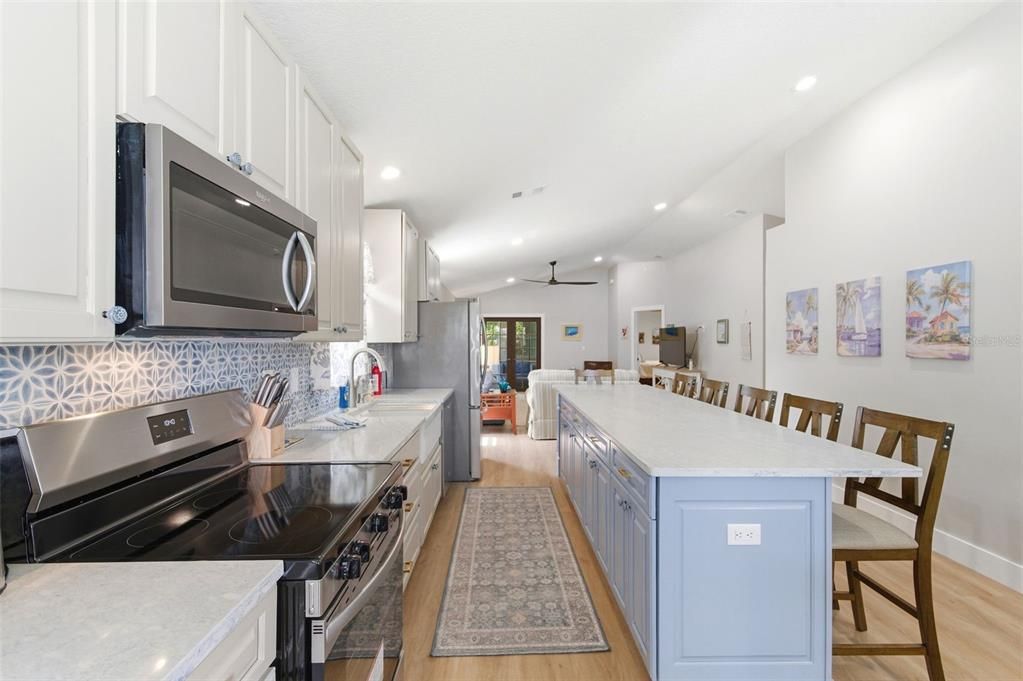 For Sale: $339,999 (3 beds, 2 baths, 1423 Square Feet)