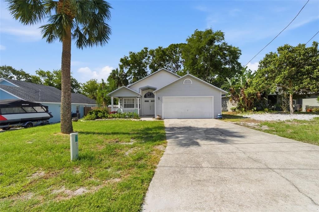 For Sale: $339,999 (3 beds, 2 baths, 1423 Square Feet)