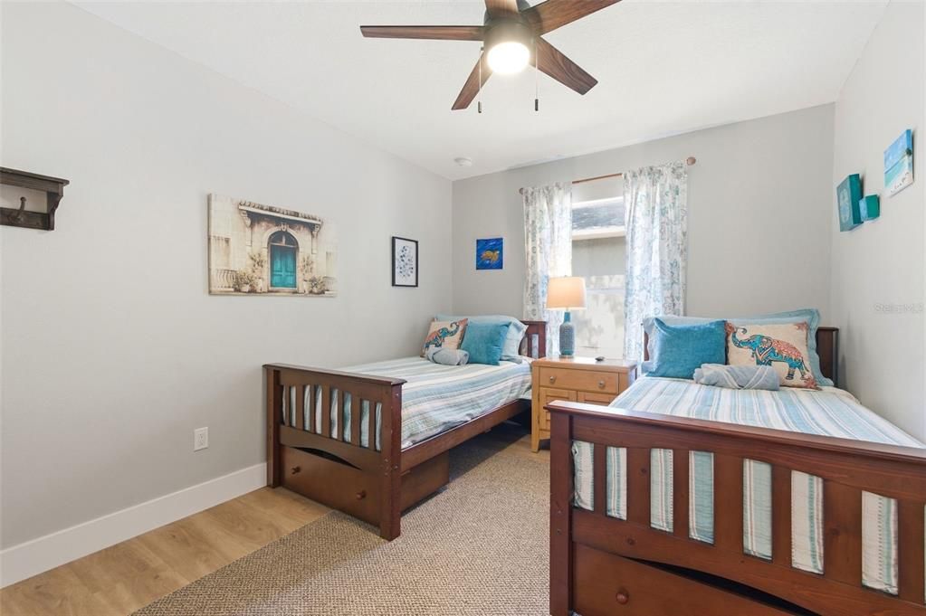 For Sale: $339,999 (3 beds, 2 baths, 1423 Square Feet)