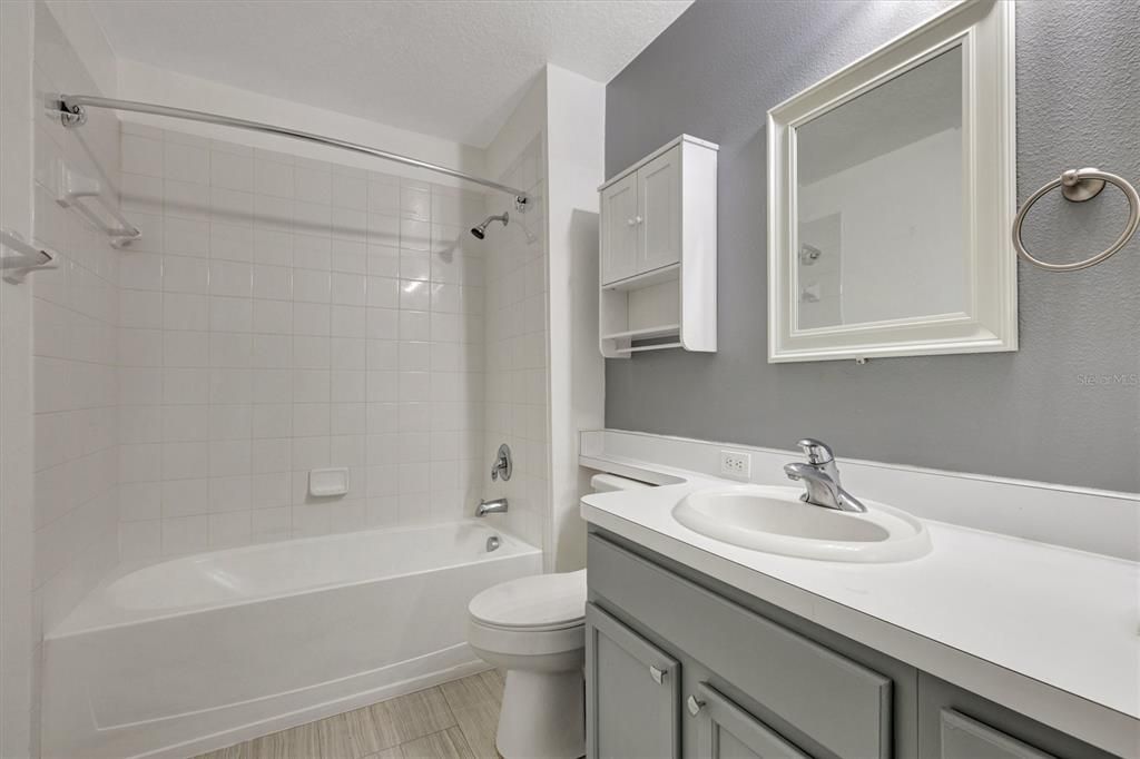 For Sale: $340,000 (4 beds, 2 baths, 1995 Square Feet)