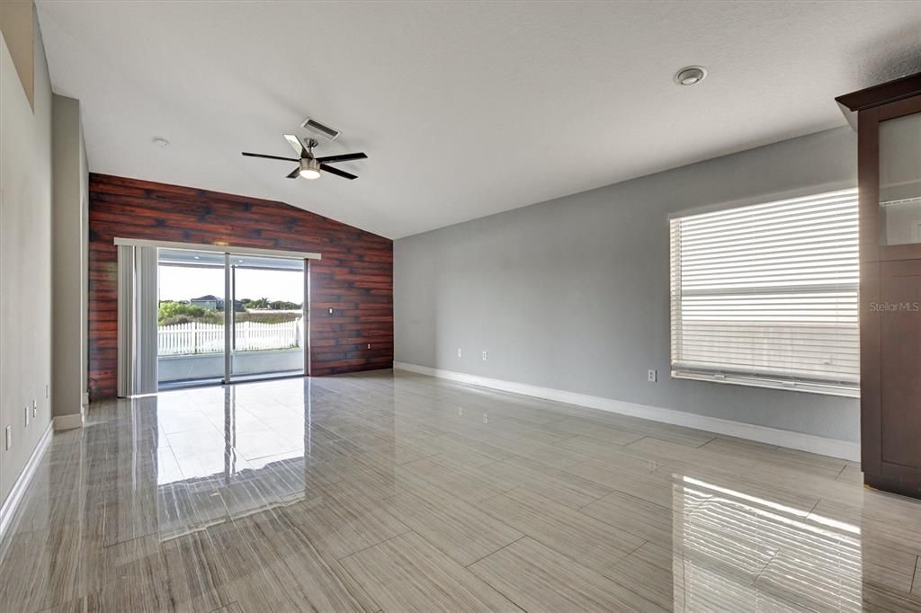 For Sale: $340,000 (4 beds, 2 baths, 1995 Square Feet)