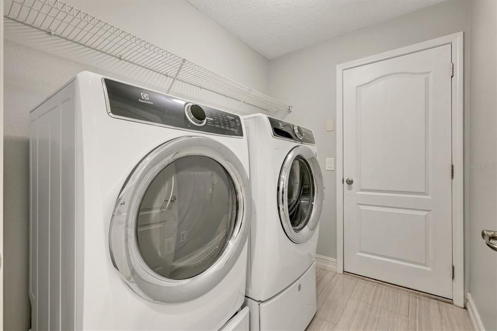 For Sale: $340,000 (4 beds, 2 baths, 1995 Square Feet)