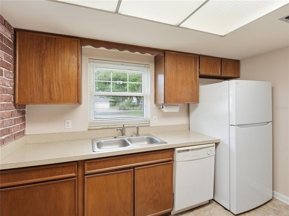 For Sale: $370,000 (4 beds, 2 baths, 1771 Square Feet)