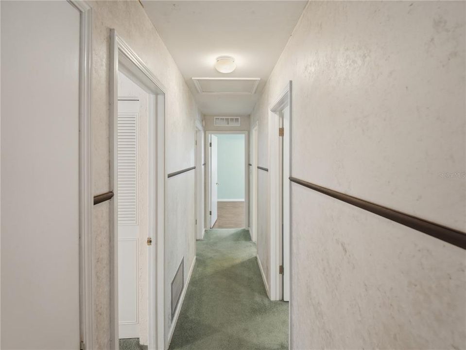 For Sale: $370,000 (4 beds, 2 baths, 1771 Square Feet)