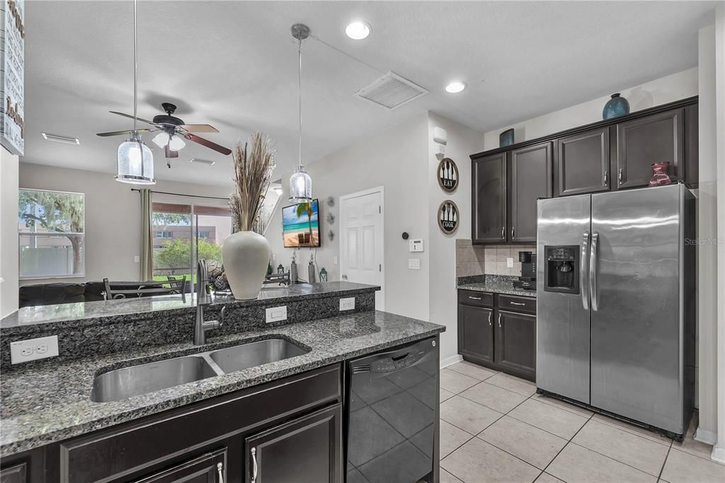 For Sale: $249,000 (3 beds, 2 baths, 1375 Square Feet)