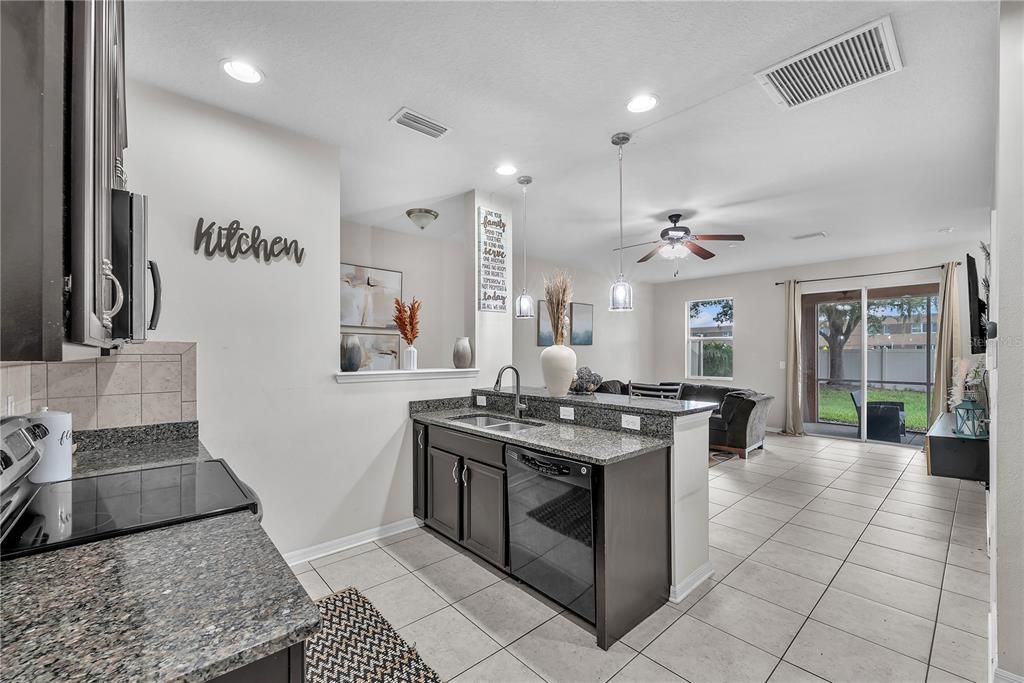 For Sale: $249,000 (3 beds, 2 baths, 1375 Square Feet)
