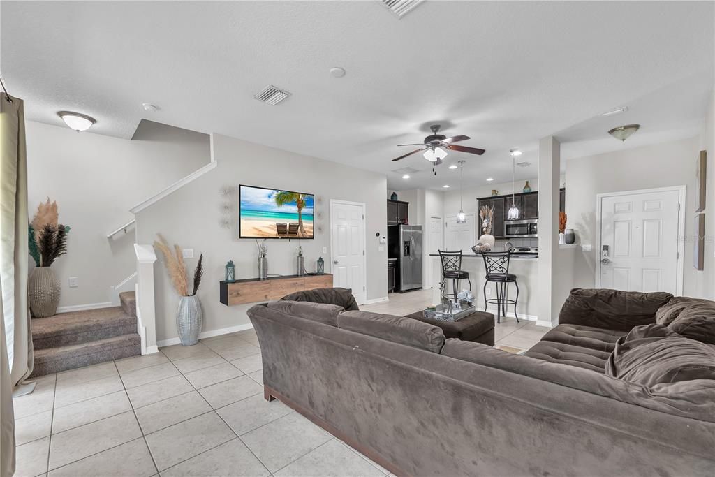 For Sale: $249,000 (3 beds, 2 baths, 1375 Square Feet)