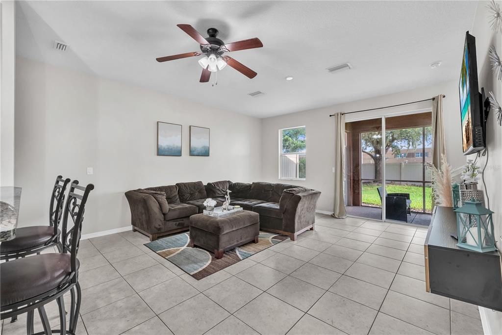 For Sale: $249,000 (3 beds, 2 baths, 1375 Square Feet)
