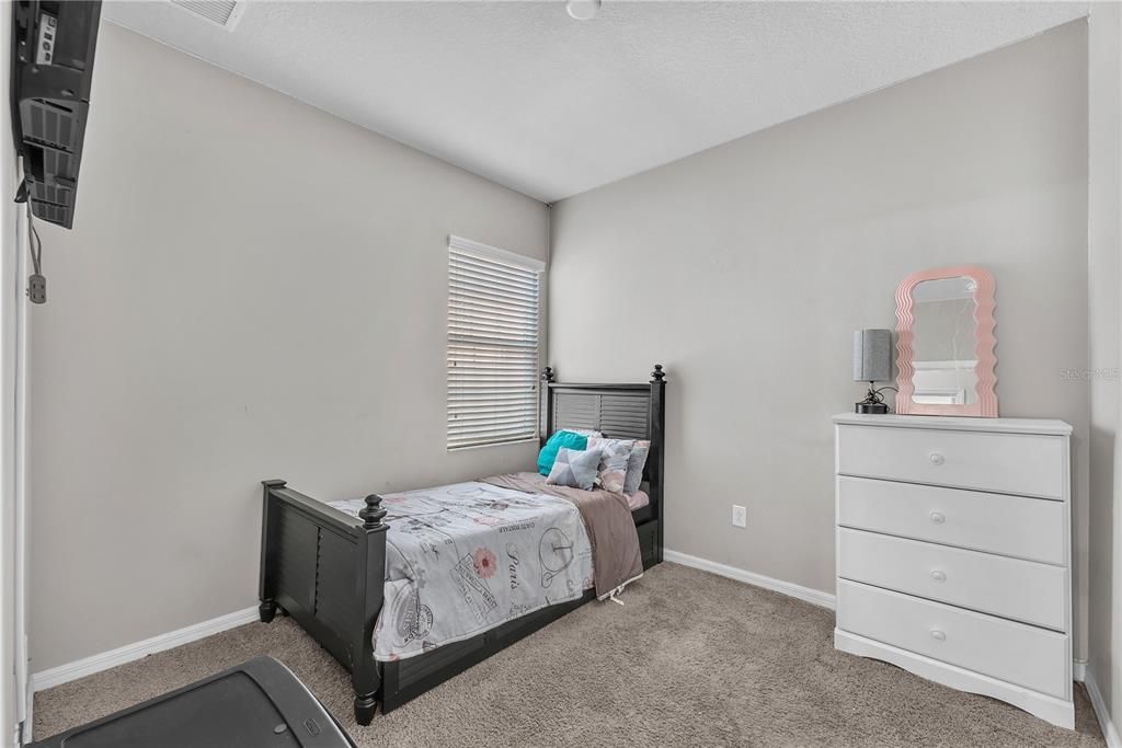 For Sale: $249,000 (3 beds, 2 baths, 1375 Square Feet)