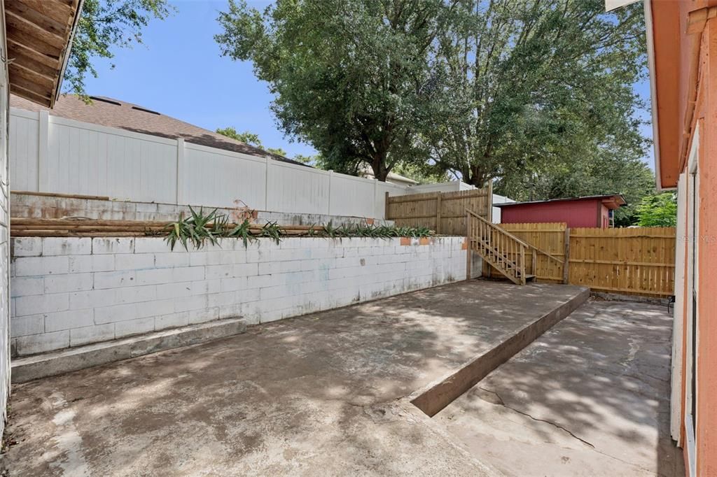 Active With Contract: $285,000 (3 beds, 2 baths, 1293 Square Feet)