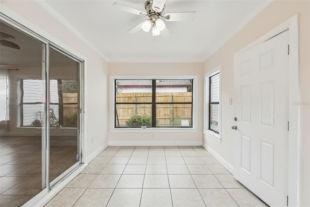 Active With Contract: $285,000 (3 beds, 2 baths, 1293 Square Feet)