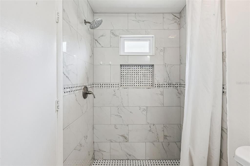 Active With Contract: $285,000 (3 beds, 2 baths, 1293 Square Feet)