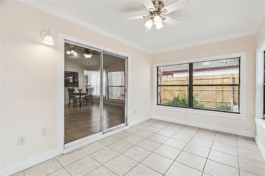 Active With Contract: $285,000 (3 beds, 2 baths, 1293 Square Feet)