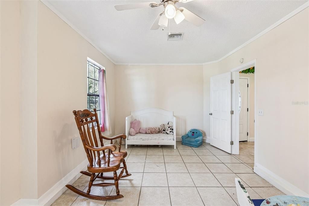 Active With Contract: $285,000 (3 beds, 2 baths, 1293 Square Feet)