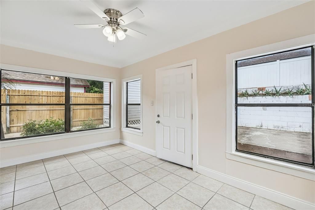Active With Contract: $285,000 (3 beds, 2 baths, 1293 Square Feet)