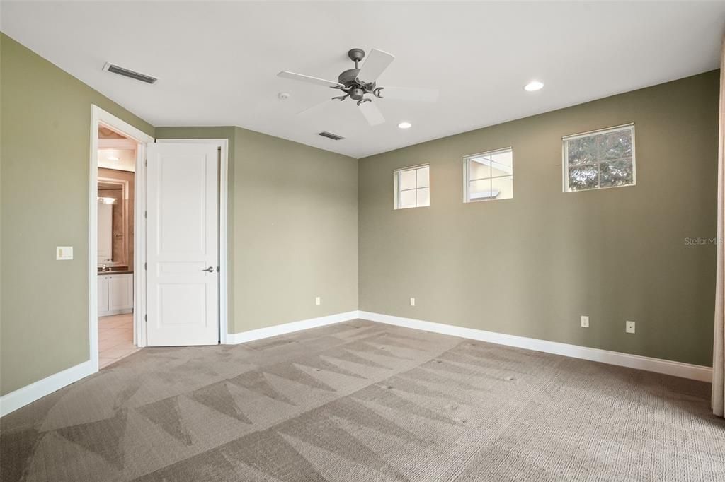 For Sale: $3,100,000 (6 beds, 4 baths, 5355 Square Feet)