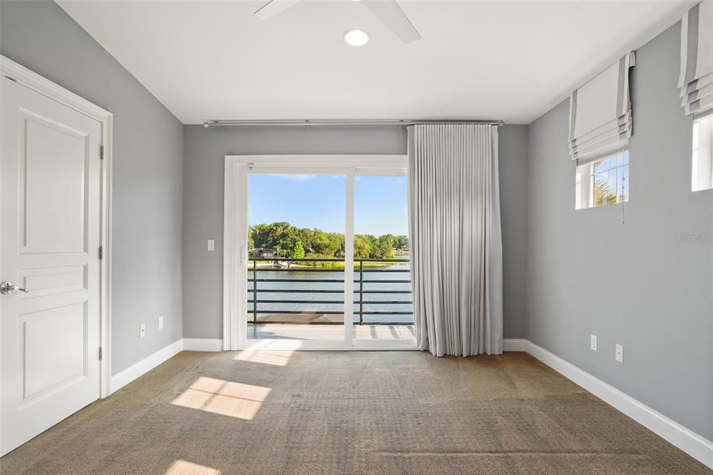 For Sale: $3,100,000 (6 beds, 4 baths, 5355 Square Feet)