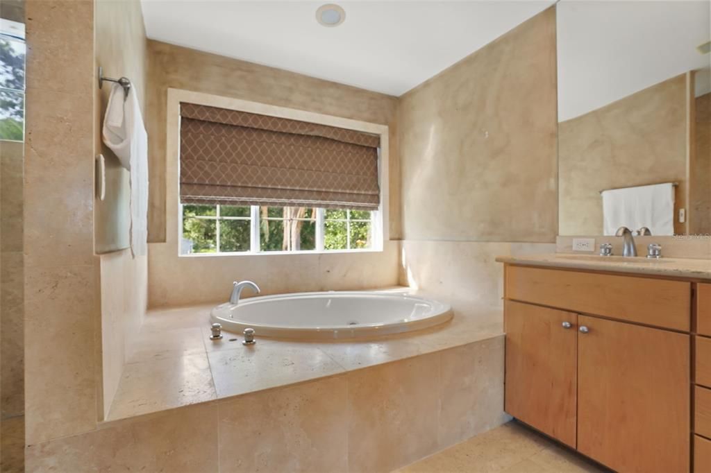 For Sale: $3,100,000 (6 beds, 4 baths, 5355 Square Feet)