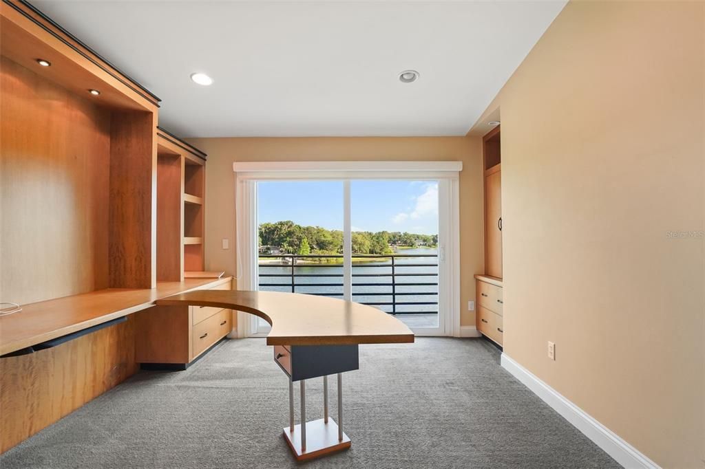 For Sale: $3,100,000 (6 beds, 4 baths, 5355 Square Feet)