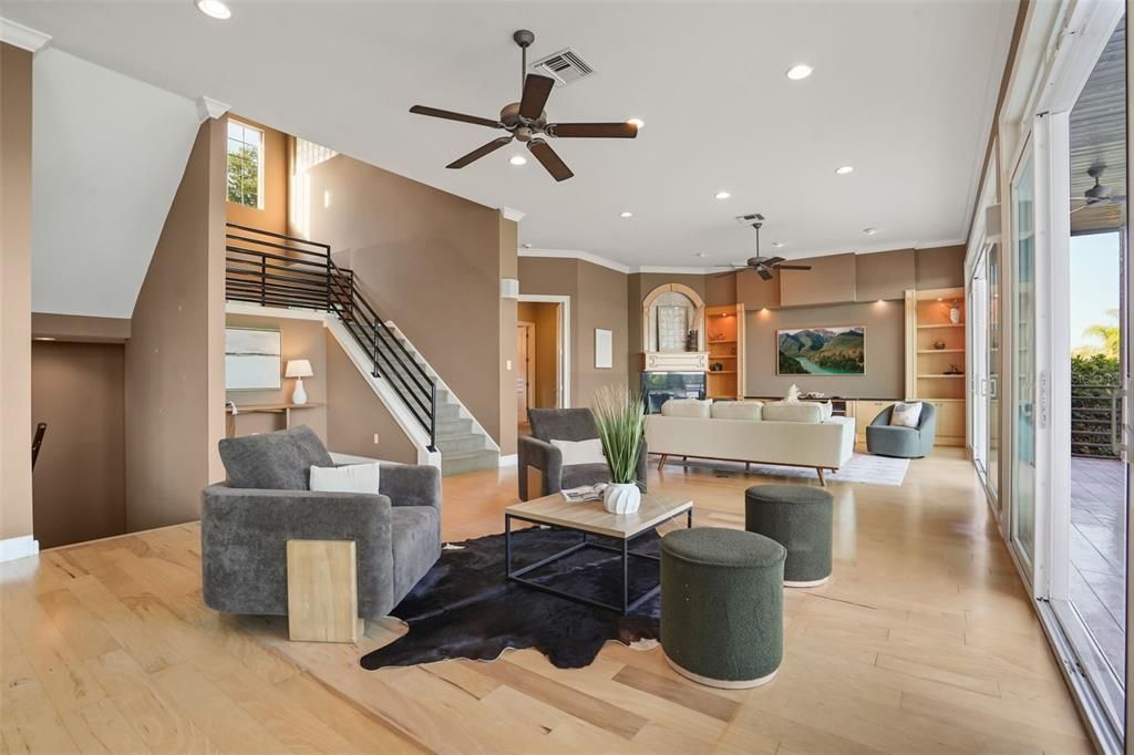 For Sale: $3,100,000 (6 beds, 4 baths, 5355 Square Feet)