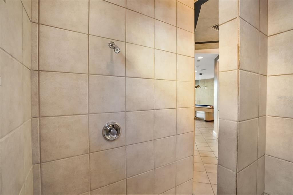 For Sale: $3,100,000 (6 beds, 4 baths, 5355 Square Feet)
