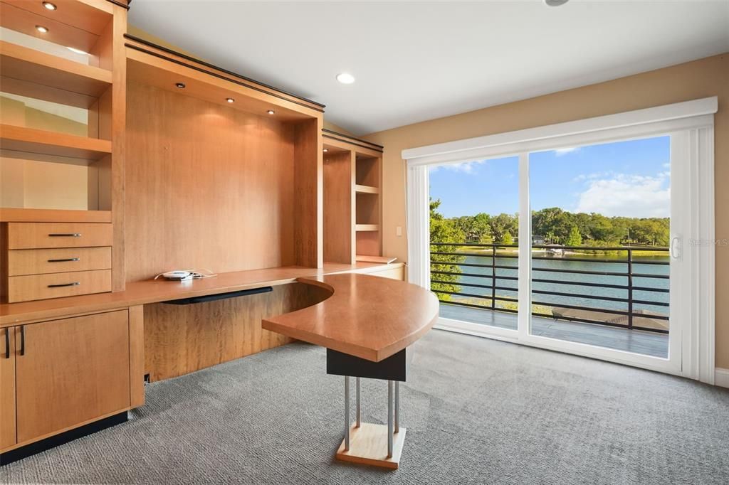 For Sale: $3,100,000 (6 beds, 4 baths, 5355 Square Feet)