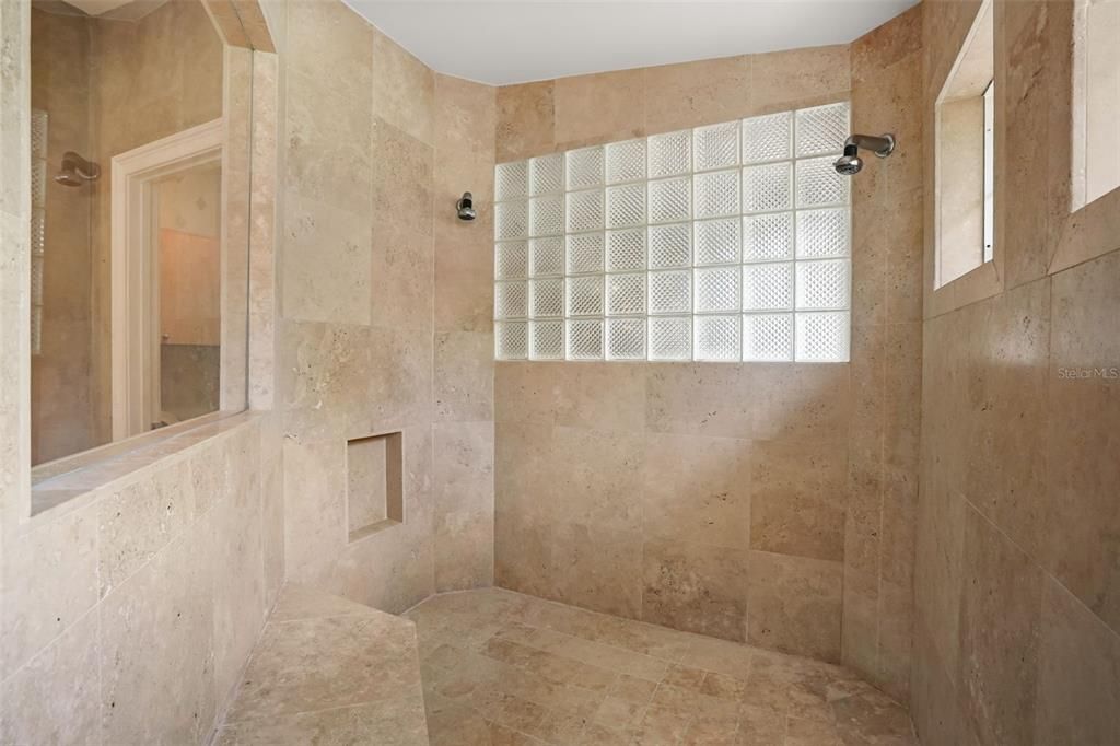 For Sale: $3,100,000 (6 beds, 4 baths, 5355 Square Feet)