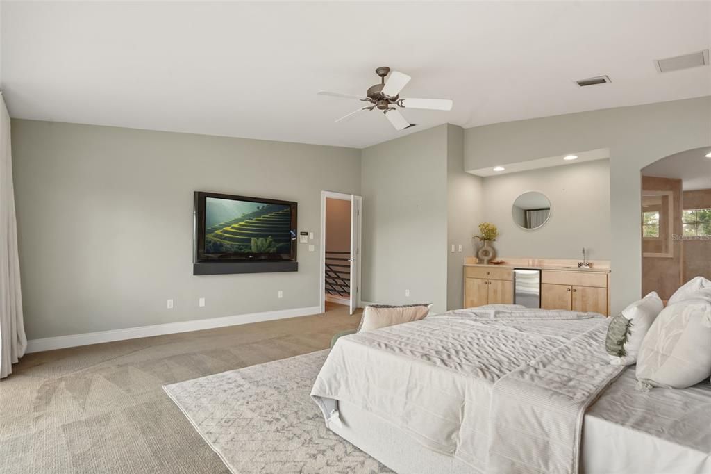 For Sale: $3,100,000 (6 beds, 4 baths, 5355 Square Feet)