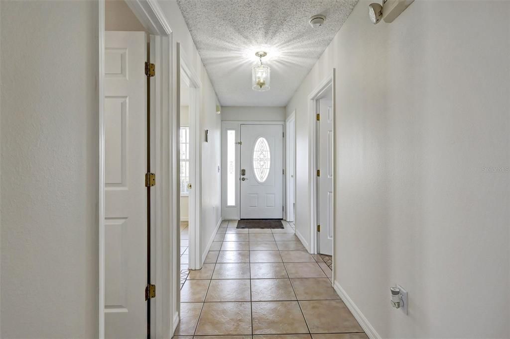 En Venta: $387,000 (4 camas, 2 baños, 1502 Pies cuadrados)