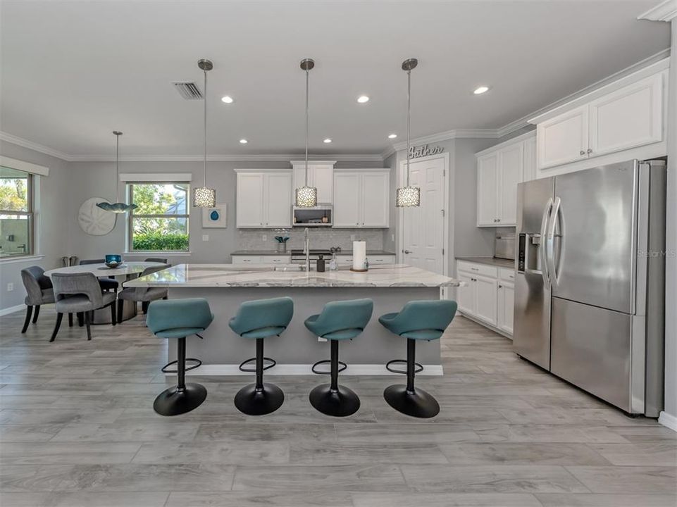 For Sale: $750,000 (3 beds, 2 baths, 1996 Square Feet)