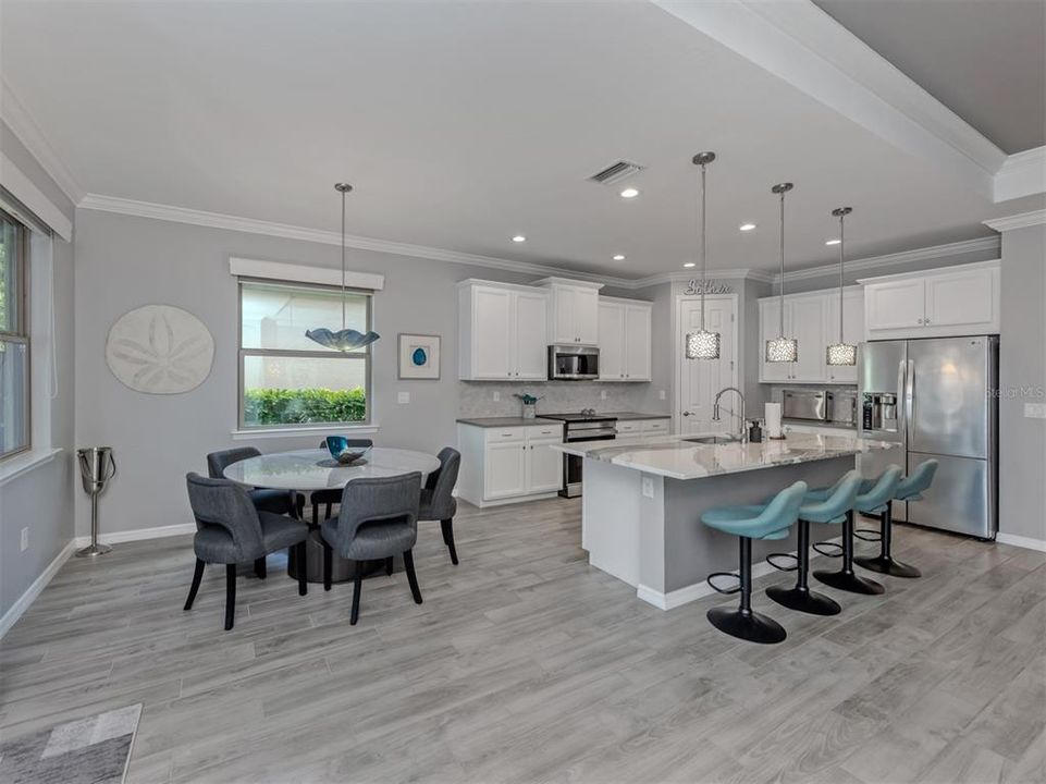 For Sale: $750,000 (3 beds, 2 baths, 1996 Square Feet)