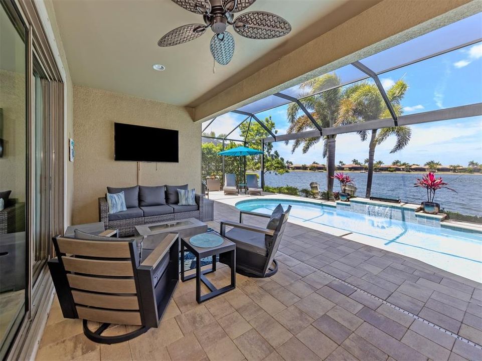 For Sale: $750,000 (3 beds, 2 baths, 1996 Square Feet)