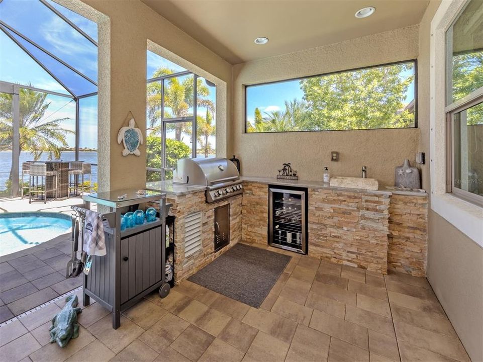 For Sale: $750,000 (3 beds, 2 baths, 1996 Square Feet)